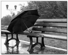 Придуман зонт, который сушится сам