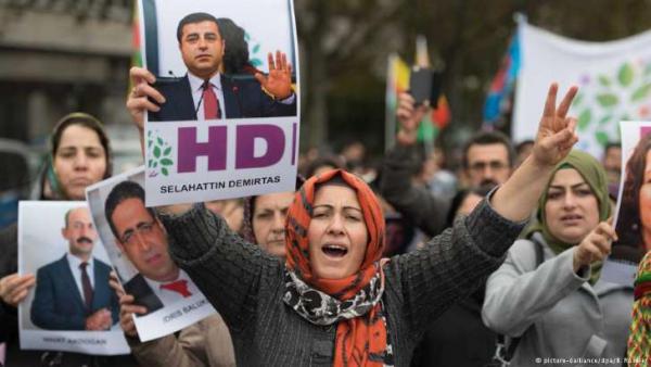 Турецкий МИД обвинил Германию в поддержке курдских боевиков